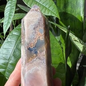 Pink flower agate tower (f) | crystal